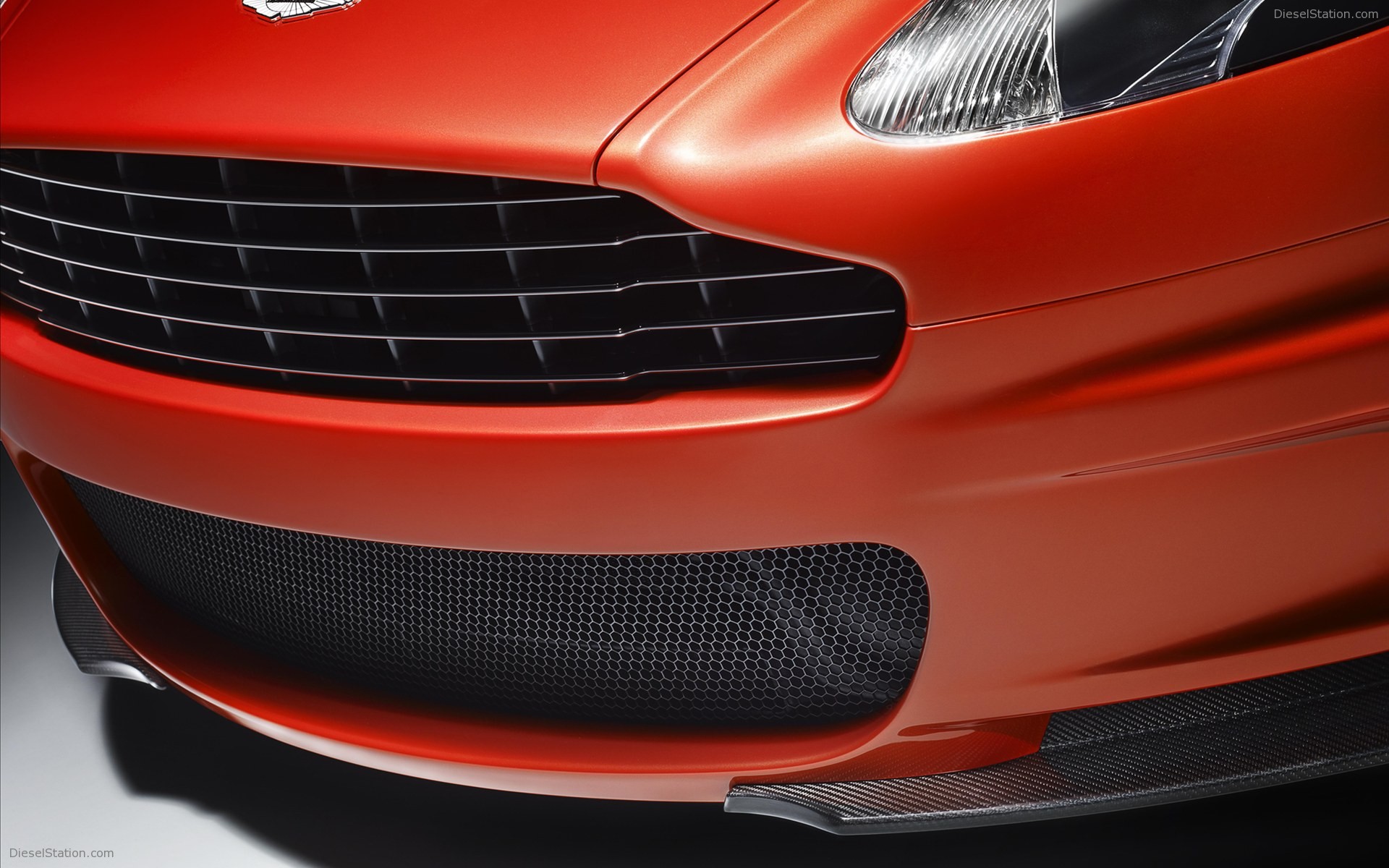 Aston Martin DBS Carbon Edition